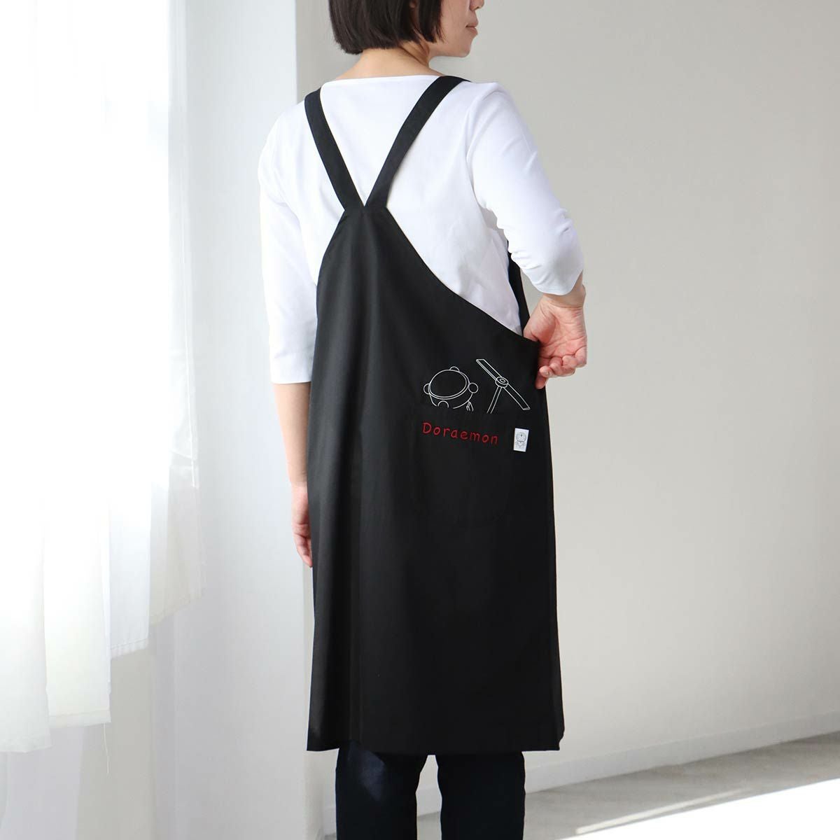 30%OFF ドラえもん ポッケにひみつ道具 綿100％ コットンツイル ダンプ